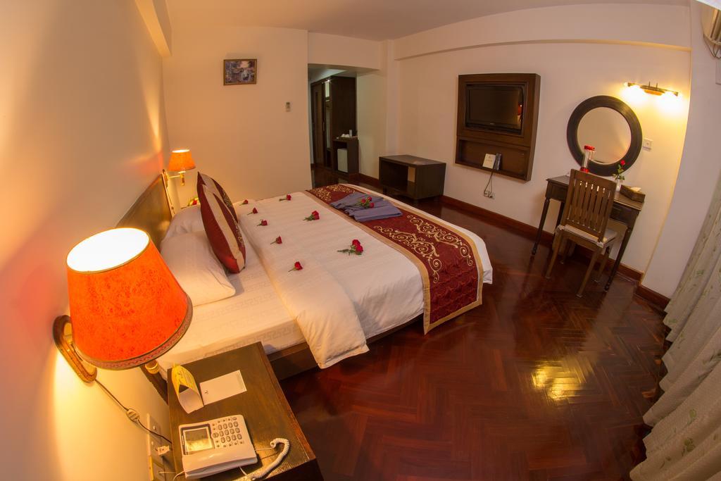 Hotel Янгон Екстер'єр фото