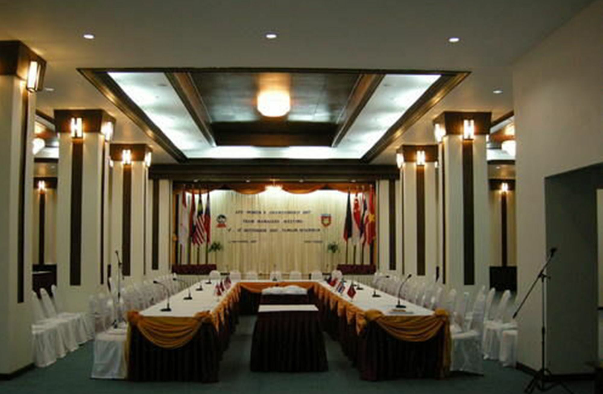 Hotel Янгон Екстер'єр фото