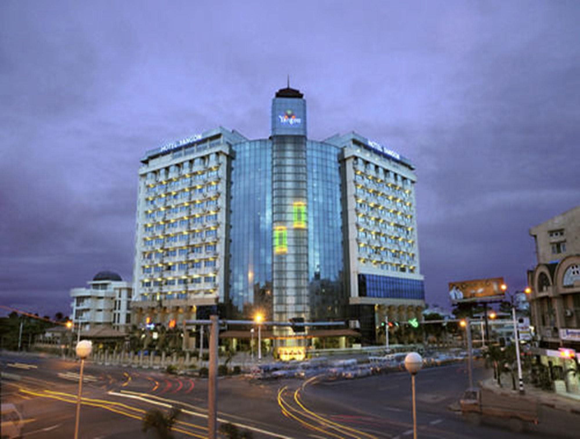 Hotel Янгон Екстер'єр фото